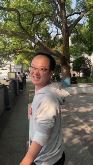 江边散步