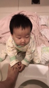 陪妈妈拉屎