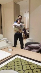 爸爸抱毛仔