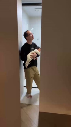 爸爸给毛崽唱歌
